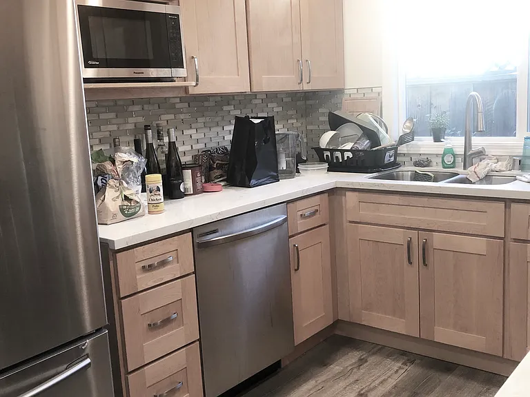 275 Orchard Ave — Photo 2