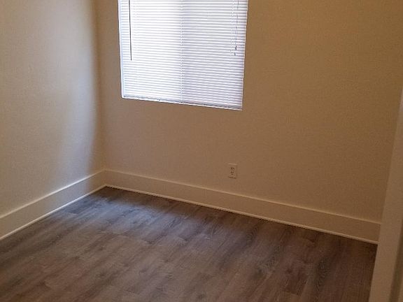 3rd image of 421 N Rose Pl #0