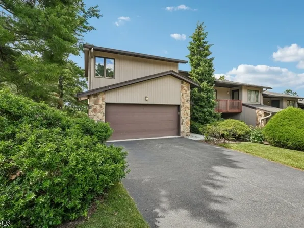 19 Cedarwood, Woodland Park, NJ 07424