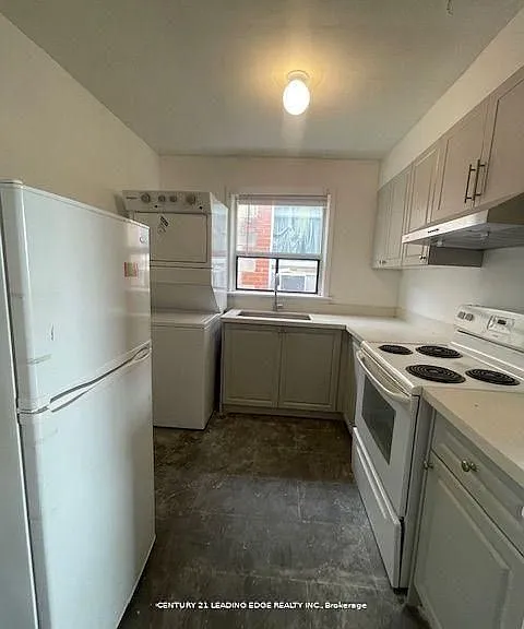 1516 Eglinton Ave W #1 — Photo 2