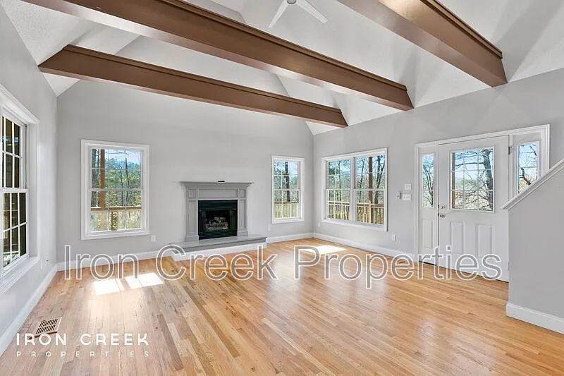 3 bed, 2.5 bath, 1748 sqft, $2,695 — Photo 4