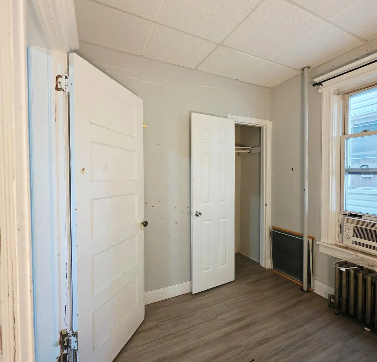 3 bed, 1000 sqft, $2,400 — Photo 3