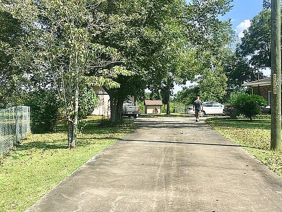 4th image of 11818 N State Highway 27