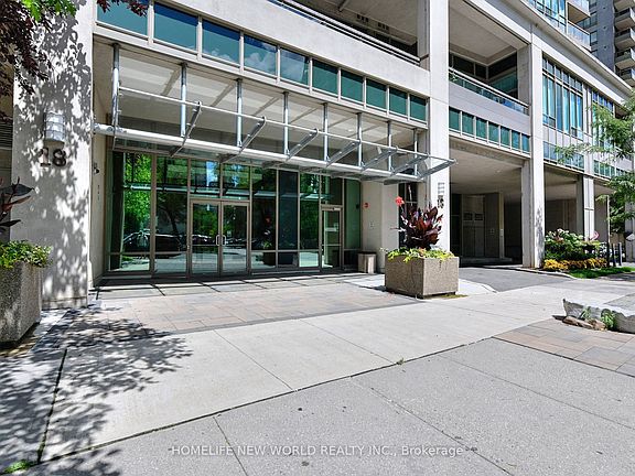 2nd image of 18 Parkview Ave #811