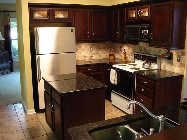 New Cabinets and Granite Counter Tops