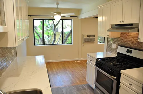 828 N Martel Ave #2 Photo 1