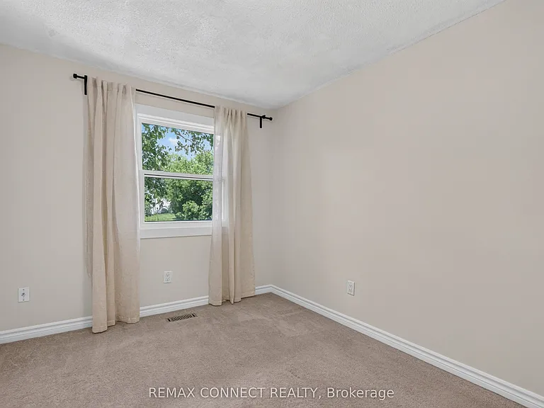 829 Cavan Ct — Photo 23