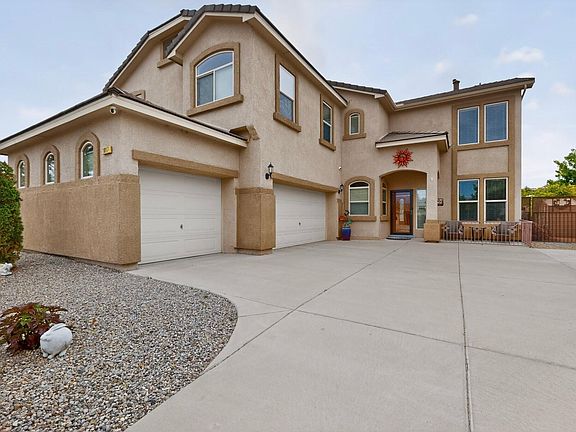3rd image of 1017 Threadgrass Rd NE