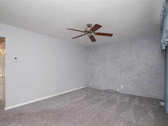 4th image of 11922 Holly Brook Dr