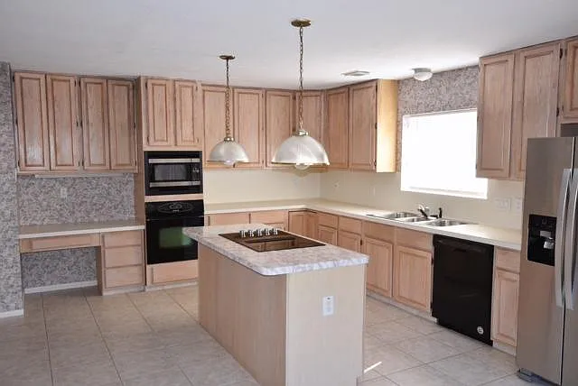 2527 Falcon Ridge St — Photo 12