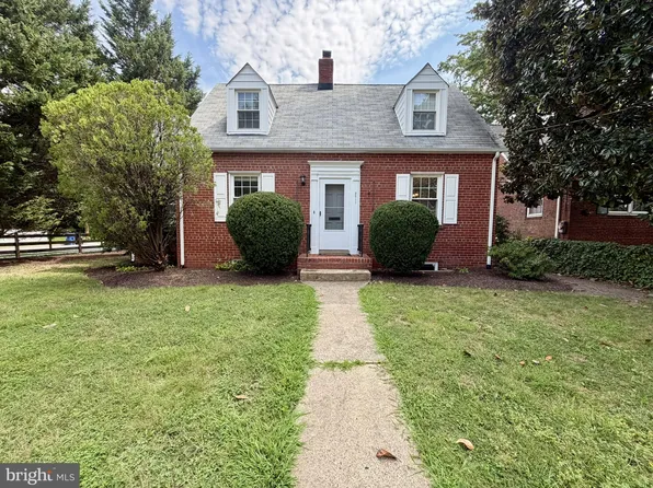 2811 Valley Dr, Alexandria, VA 22302