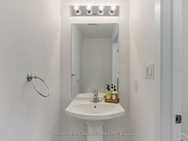 460 Dundas St E #701 — Photo 22