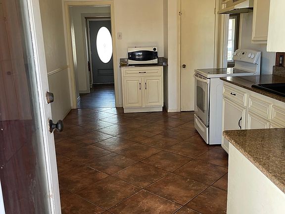 2nd image of 4110 Markins Dr