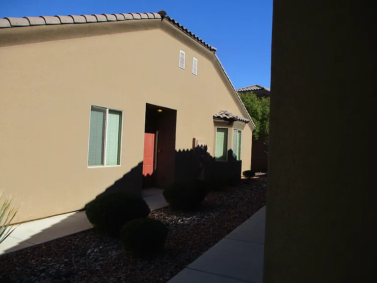 346 Tuscany Cir — Photo 2
