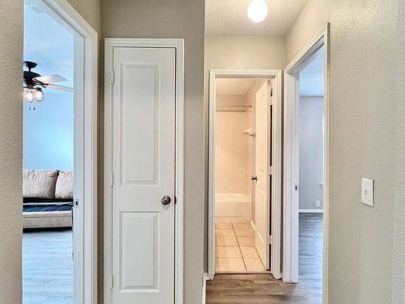 3rd image of 4108 Sonoma Dr
