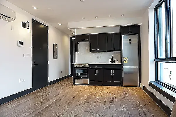 207 Central Ave #2B — Photo 3