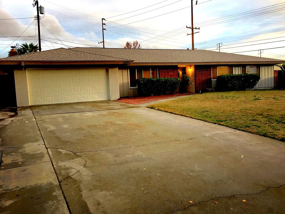 1st image of 26057 E Edgemont Dr