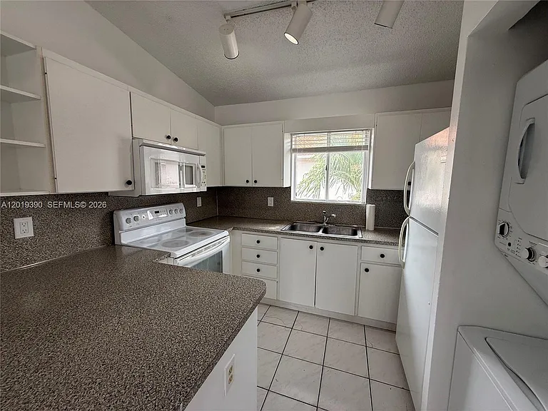 10101 W Okeechobee Rd #9202 — Photo 10