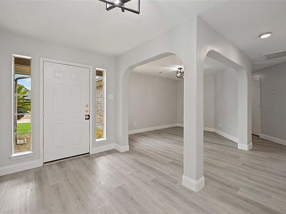 5th image of 6647 Amberfield Ln