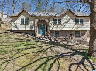 207 Annetta Cir, Trussville, AL 35173