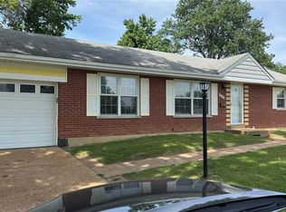 9415 Sophine Ln, Saint Louis, MO 63123