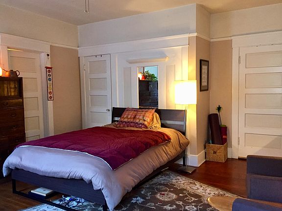 3rd image of 528 Anderson Pl APT 8