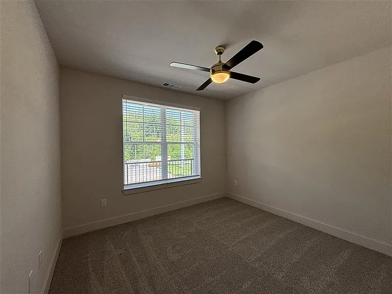 District on the Etowah Apartments — Photo 505