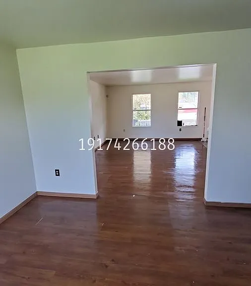 3035 N Ontario St — Photo 3
