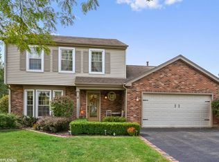 4 Sussex Ct, Lake Zurich, IL 60047