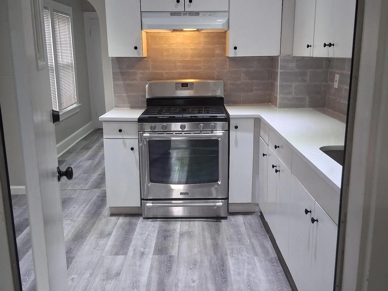 3 bed, 1.5 bath, 1452 sqft, $1,875 — Photo 2