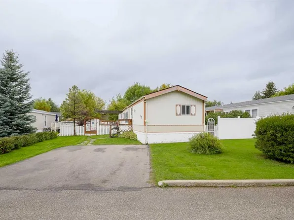 107 Heritage Dr, Okotoks, AB T1S 1M4