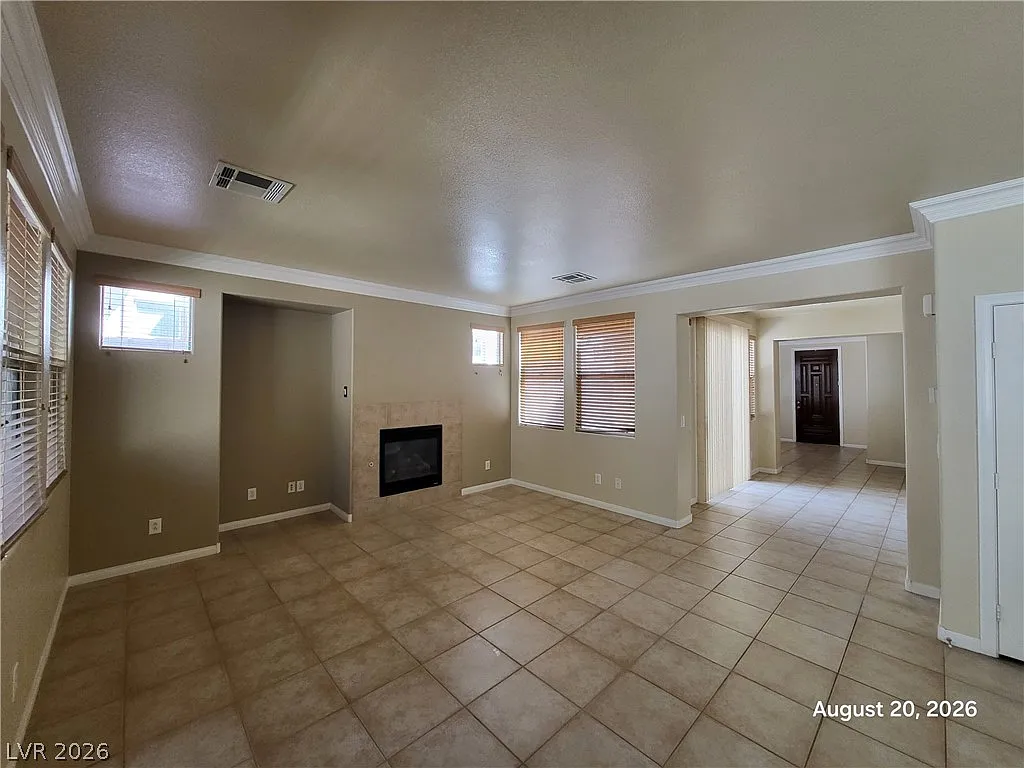 3 bed, 2.5 bath, 2480 sqft, $2,695 — Photo 3