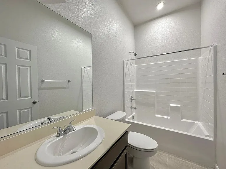 2028 Smith Dr — Photo 8