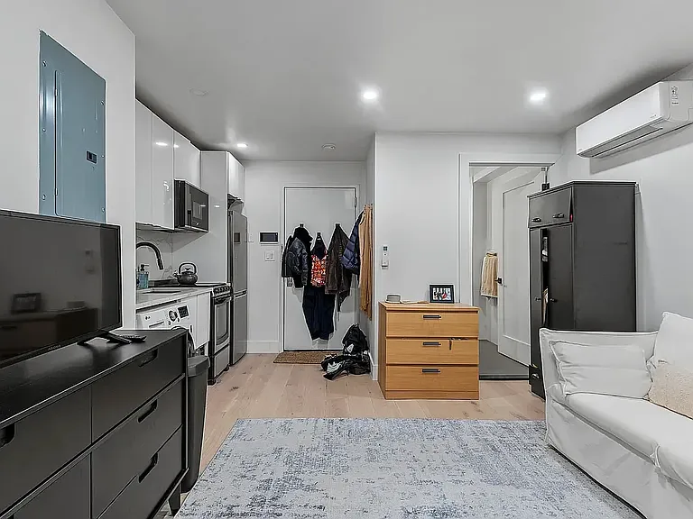 241 W 75th St #3B — Photo 3