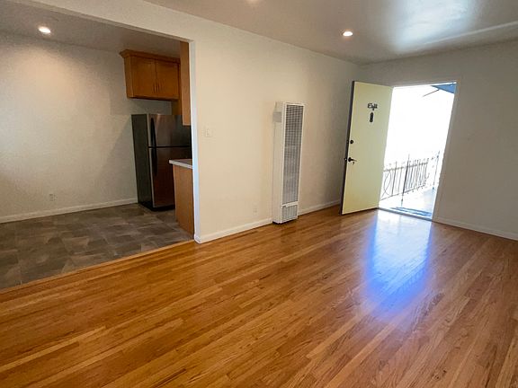 4th image of 137 Lorton Ave #F