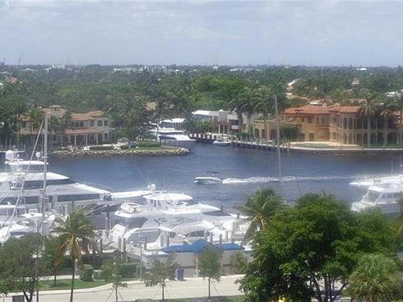 5th image of 200 S Birch #1102