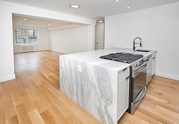 2nd image of 340 Haven Ave APT 6S