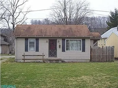 221 Purvis Ave photo 1