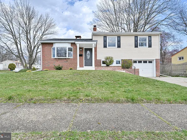 18 Gloucester Ave, Somerdale, NJ 08083