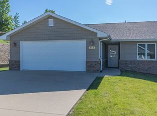 567 Tanzanite Dr, Dubuque, IA 52001