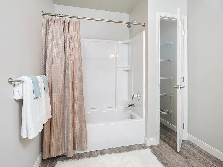 Tiffin Pointe — Photo 18