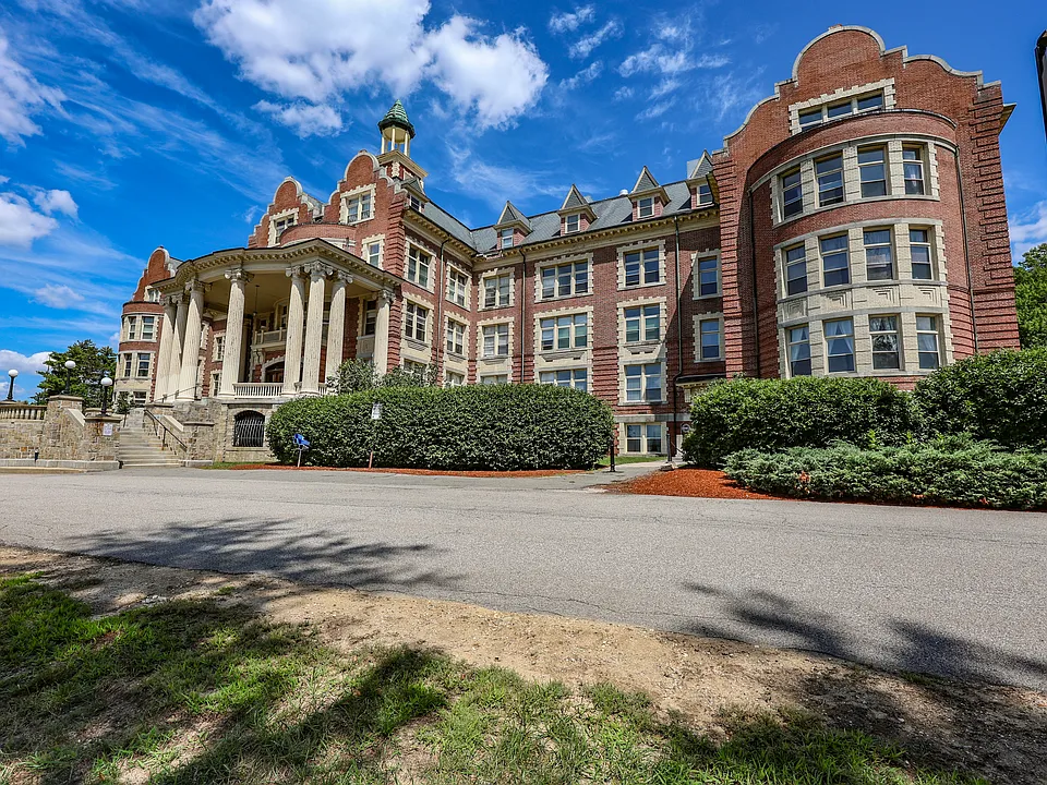 15 Mount Saint Marys Way #209