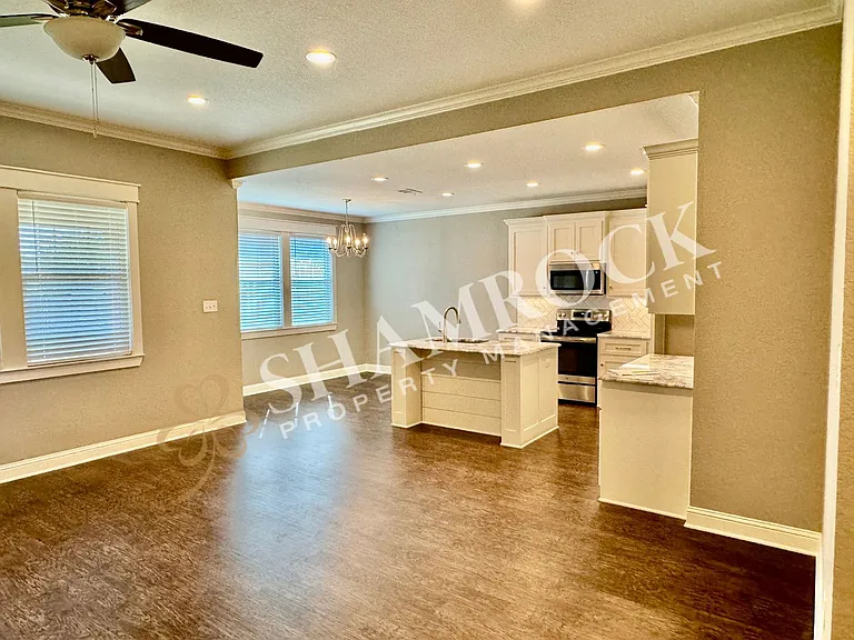 10305 T Bury — Photo 3