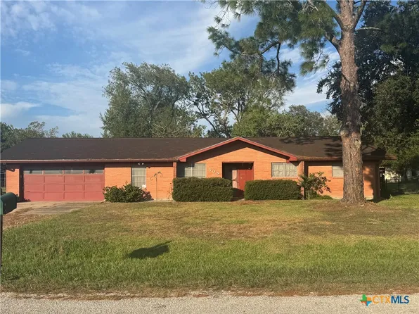 404 Dover St, Victoria, TX 77905