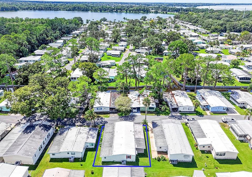1st image of 210 PALM MEADOWS DR