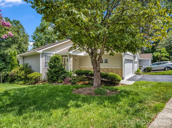 311 Ewarts Hill Rd, Hendersonville, NC 28739
