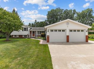 1525 E John St, Appleton, WI 54915