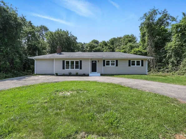 31 Highland Ln, West Springfield, MA 01089