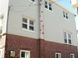 7101 Clover Ln, Upper Darby, PA 19082