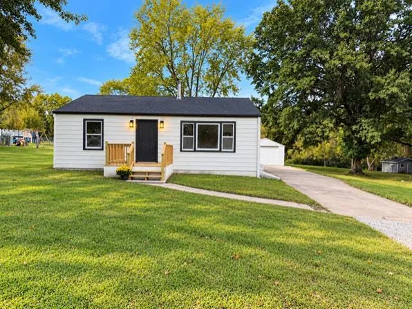 834 S Trail Ridge Dr, Independence, MO 64050
